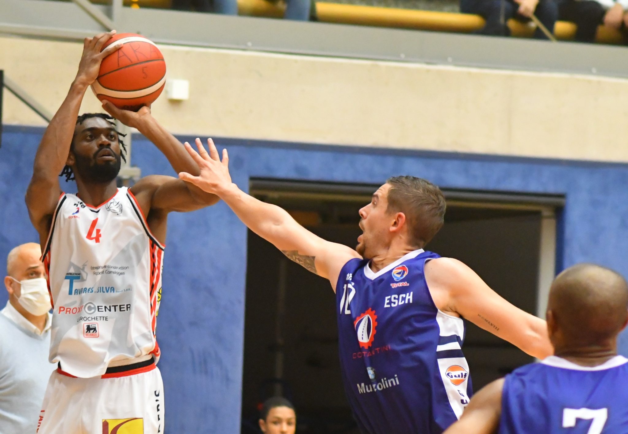 The situation in the men’s standings shows 3 groups of 4 teams